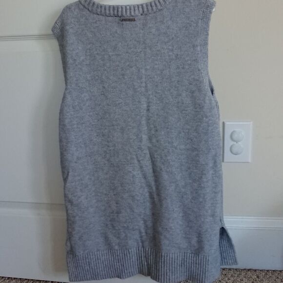 Michael Michael Kors gray short sleeve  Sweater W/ silver Chain - Picture 9 of 12